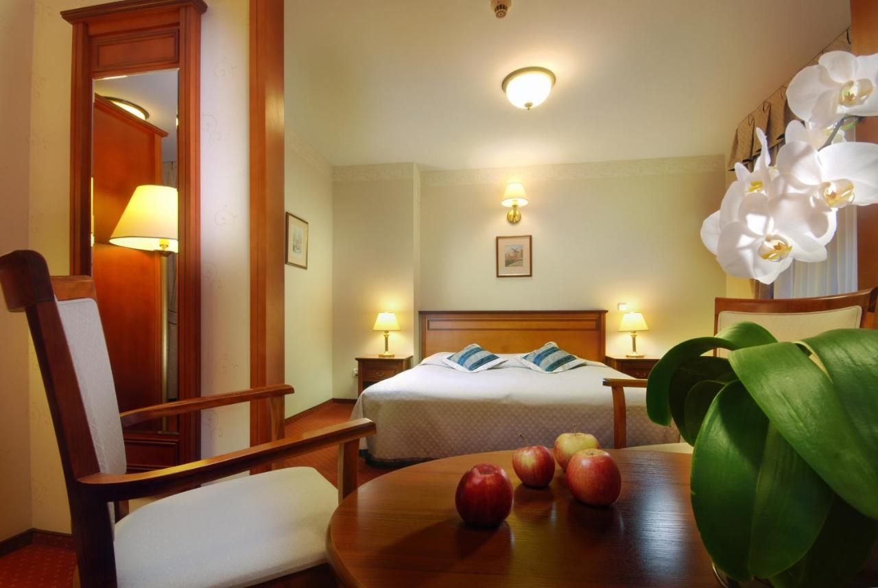 Hotel Basztowy 산도미에르즈 외부 사진